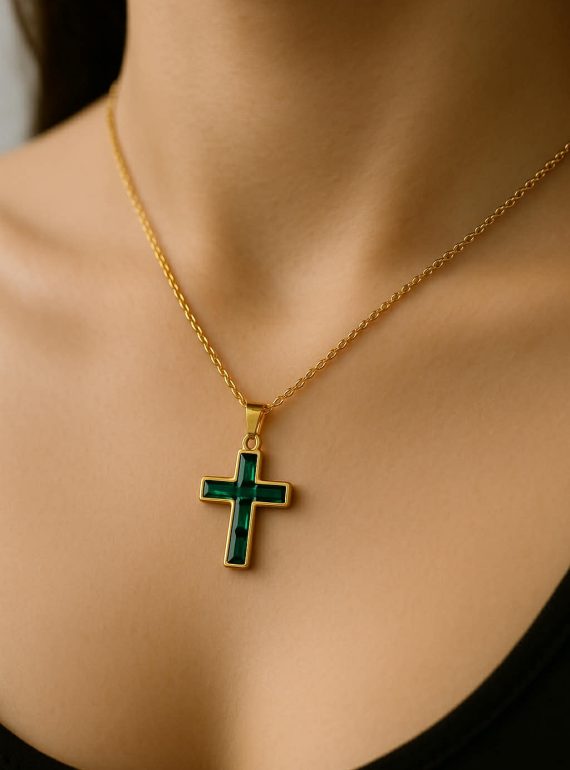 ✨ UShine.gr: Ατσάλινο κολιέ με πράσινο κρυστάλλινο σταυρό No 1305
