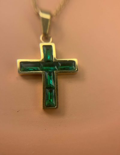 ✨ UShine.gr: Ατσάλινο κολιέ με πράσινο κρυστάλλινο σταυρό No 1305
