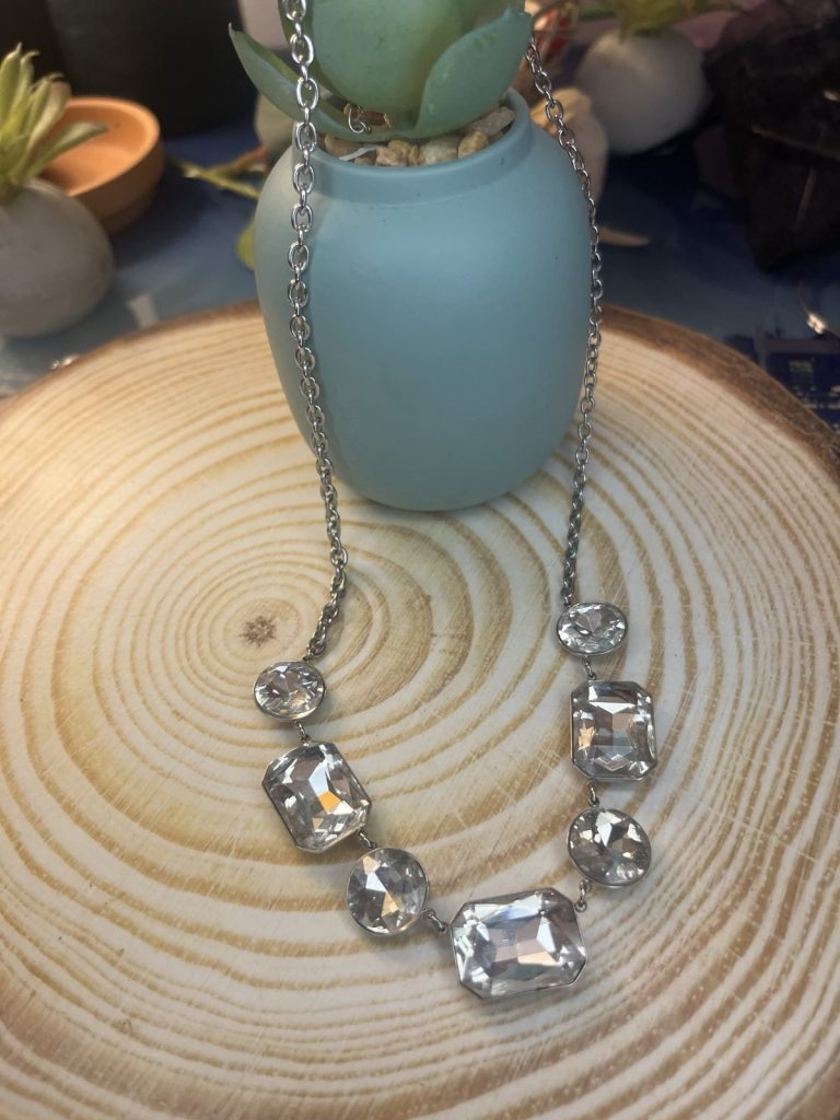 ✨ UShine.gr: Χειροποίητο κολιέ με διαφανείς κρυστάλλους No 1308