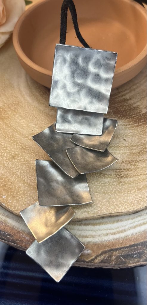 ✨ UShine.gr: Χειροποίητο statement κολιέ με γεωμετρικά μεταλλικά στοιχεία No 1309