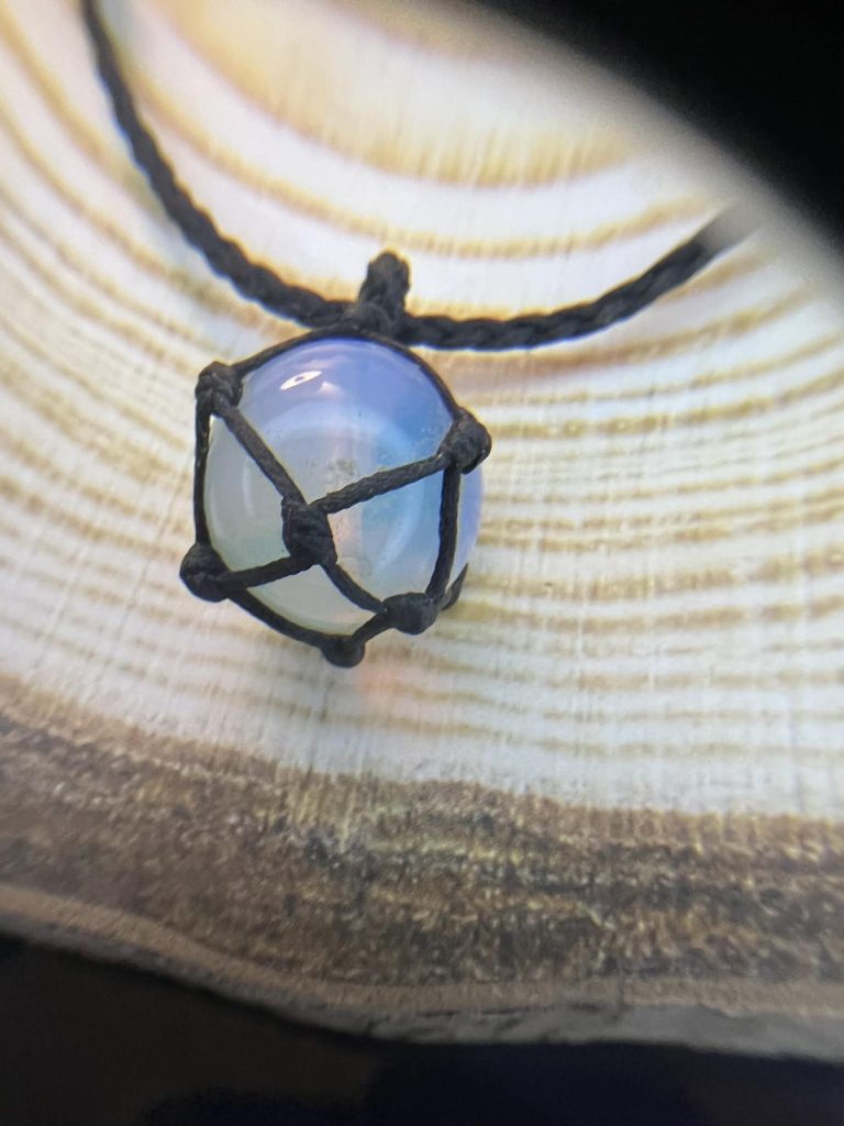 ✨ UShine.gr: Μακραμέ κολιέ με γαλάζια οπαλίνα πέτρα No 1310