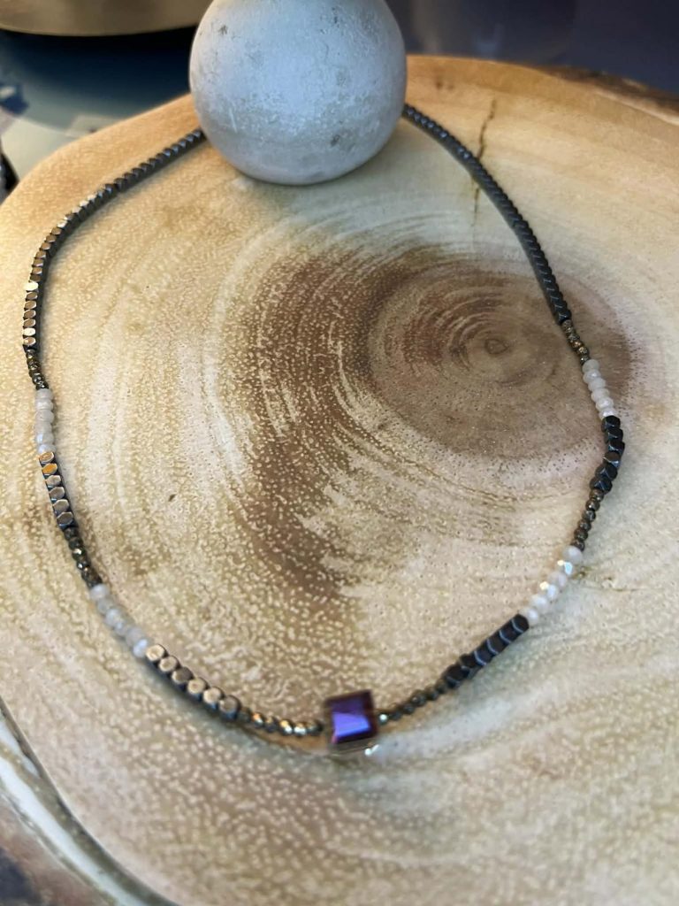 ✨ UShine.gr: Μακραμέ κολιέ με γαλάζια οπαλίνα πέτρα No 1310