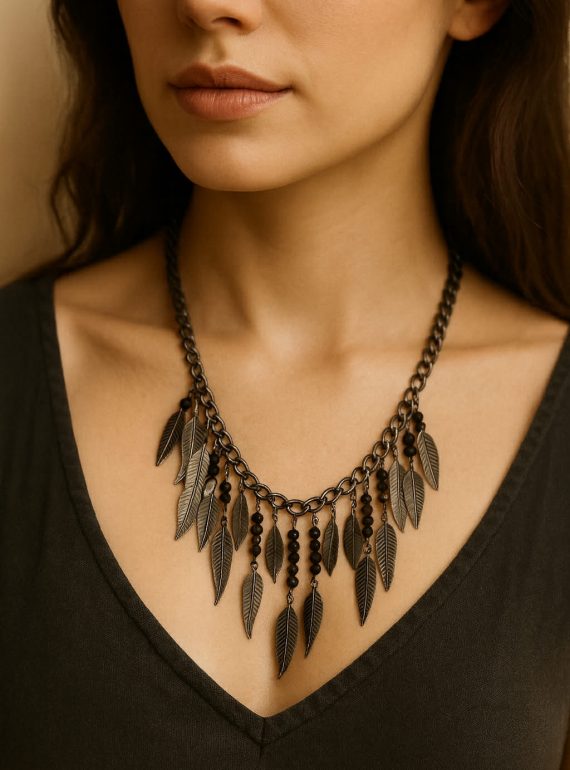 ✨ UShine.gr: Κολιέ Boho με φτερά & μαύρες χάντρες No 1312