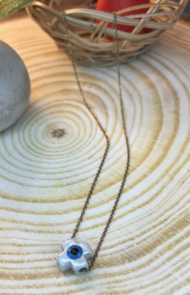 ✨ UShine.gr: Κολιέ τετράφυλλο ματάκι με λευκό κεραμικό στοιχείο No 1315