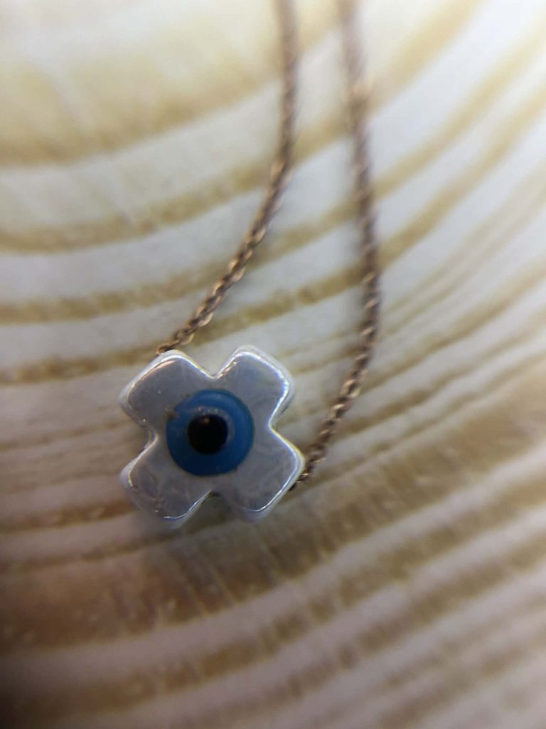 ✨ UShine.gr: Κολιέ τετράφυλλο ματάκι με λευκό κεραμικό στοιχείο No 1315