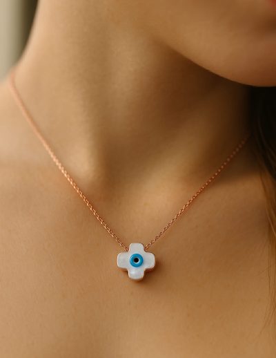 ✨ UShine.gr: Κολιέ τετράφυλλο ματάκι με λευκό κεραμικό στοιχείο No 1315