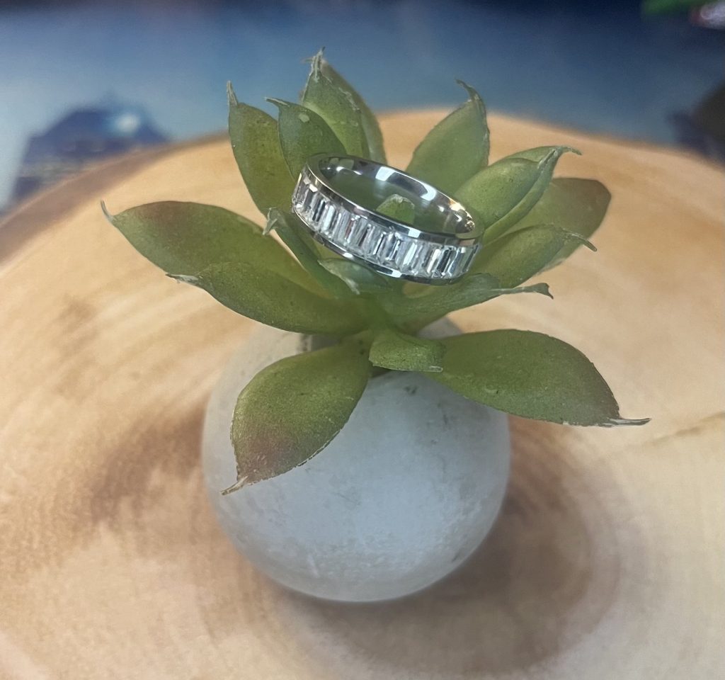 ✨ UShine.gr: Ατσάλινο Δαχτυλίδι Baguette Eternity (Ασημί) No 1324