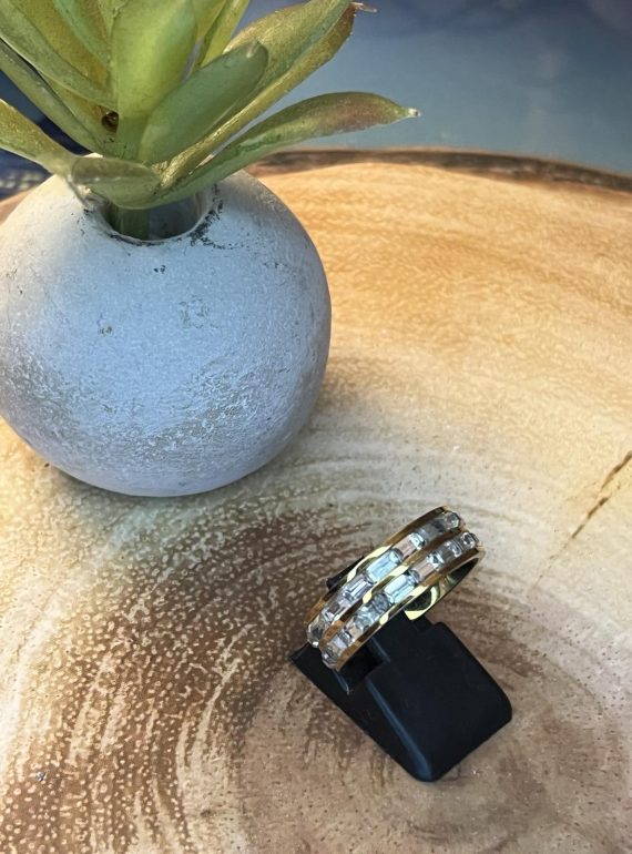 ✨ UShine.gr: Ατσάλινο δαχτυλίδι διπλής σειράς με baguette κρυστάλλους (χρυσό) No 1326