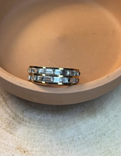 ✨ UShine.gr: Ατσάλινο δαχτυλίδι διπλής σειράς με baguette κρυστάλλους (χρυσό) No 1326