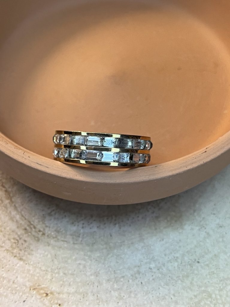 ✨ UShine.gr: Ατσάλινο δαχτυλίδι διπλής σειράς με baguette κρυστάλλους (χρυσό) No 1326