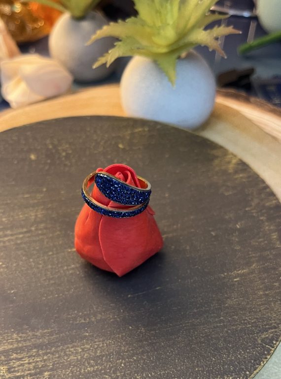 ✨ UShine.gr: Ατσάλινο wrap δαχτυλίδι με μπλε κρύσταλλα (ροζ-χρυσό) No 1327