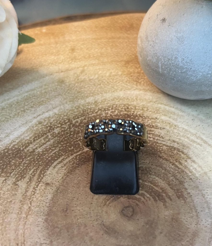 ✨ UShine.gr: Ατσάλινο statement δαχτυλίδι με μαύρες πέτρες ζιργκόν (ροζ-χρυσό) No 1332