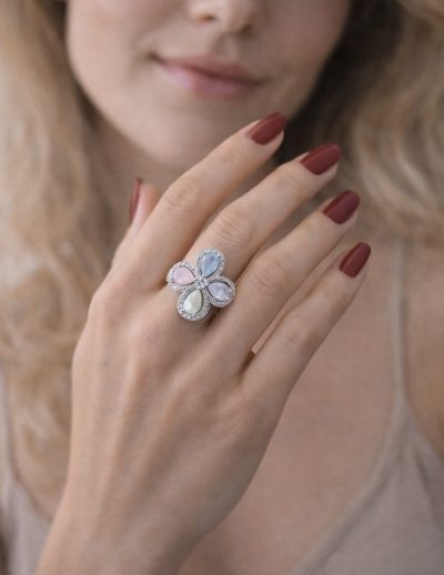 ✨ UShine.gr: Ατσάλινο statement δαχτυλίδι με γαλάζιο-ροζ-πράσινο-λευκό σμάλτο (ασημί) No 1334