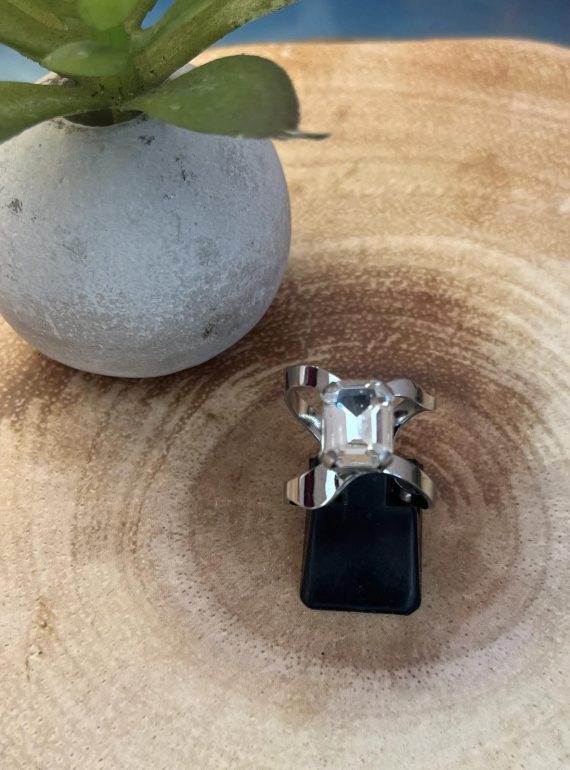 ✨ UShine.gr: Χειροποίητο statement δαχτυλίδι με emerald-cut κρύσταλλο (ασημί) No 7039