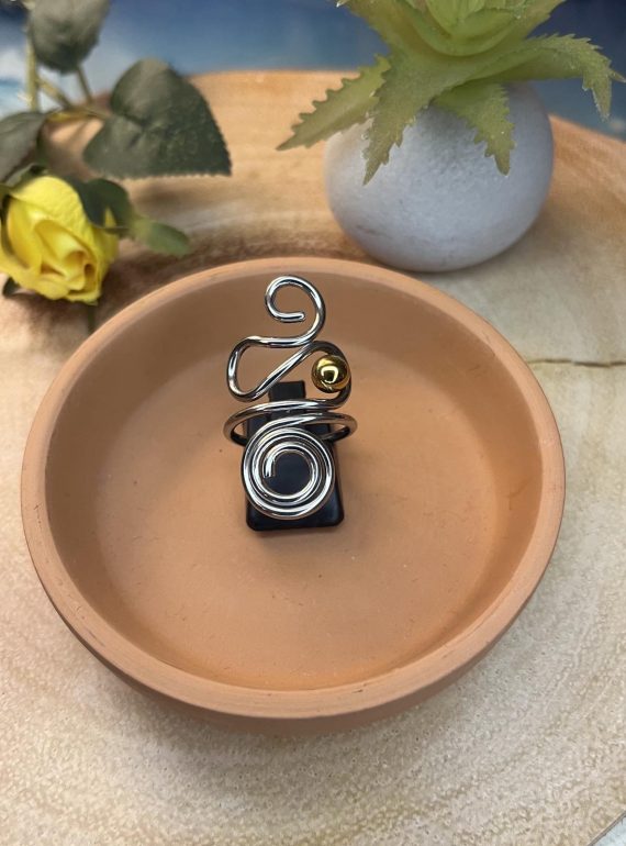 ✨ UShine.gr: Ατσάλινο statement δαχτυλίδι abstract spiral με χρυσή λεπτομέρεια (ασημί) No 1337