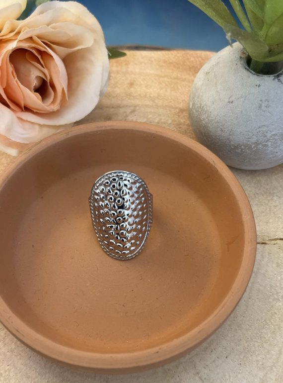 ✨ UShine.gr: Ατσάλινο statement δαχτυλίδι οβάλ με ανάγλυφη υφή (Ασημί) No 1339