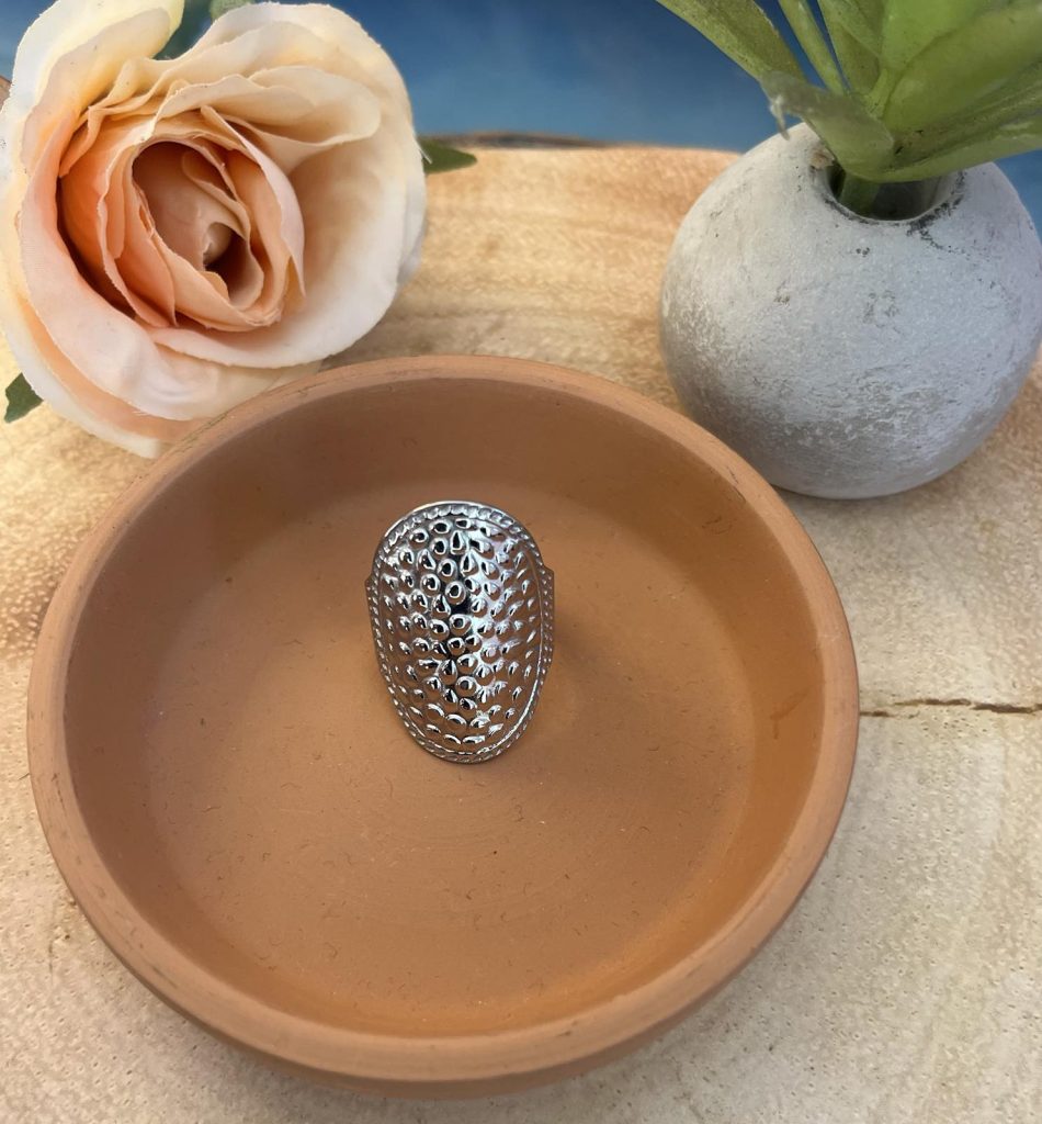 ✨ UShine.gr: Ατσάλινο statement δαχτυλίδι οβάλ με ανάγλυφη υφή (Ασημί) No 1339