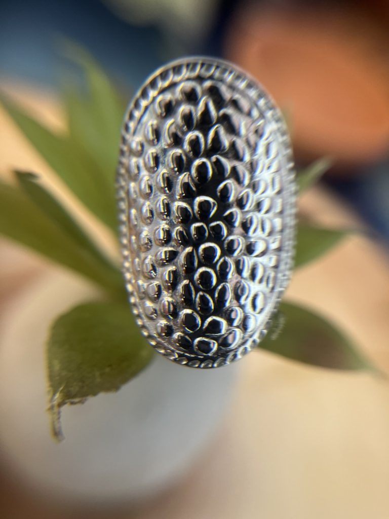 ✨ UShine.gr: Ατσάλινο statement δαχτυλίδι οβάλ με ανάγλυφη υφή (Ασημί) No 1339