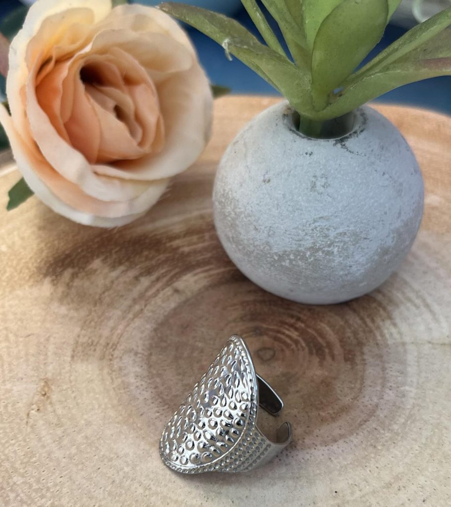 ✨ UShine.gr: Ατσάλινο statement δαχτυλίδι οβάλ με ανάγλυφη υφή (Ασημί) No 1339