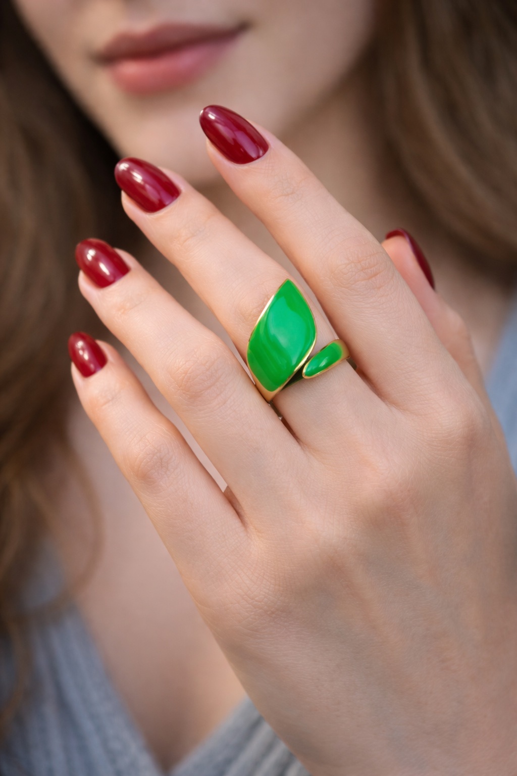 ✨ UShine.gr: Ατσάλινο statement δαχτυλίδι με πράσινη πέτρα σε γεωμετρικό σχέδιο No 1351