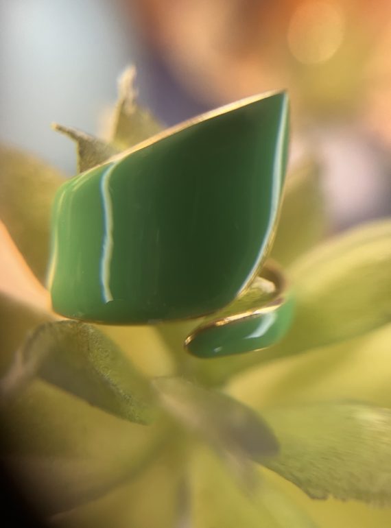 ✨ UShine.gr: Ατσάλινο statement δαχτυλίδι με πράσινη πέτρα σε γεωμετρικό σχέδιο No 1351