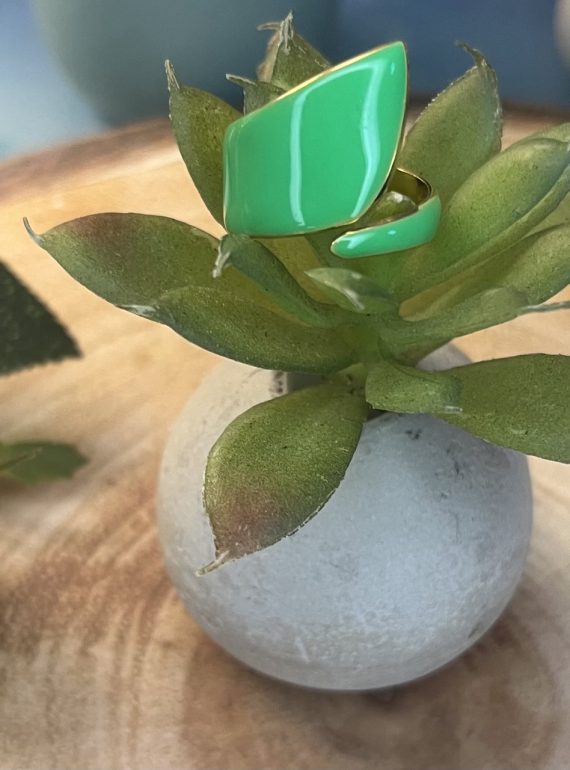 ✨ UShine.gr: Ατσάλινο statement δαχτυλίδι με πράσινη πέτρα σε γεωμετρικό σχέδιο No 1351