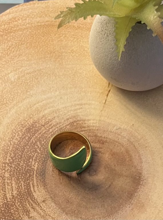 ✨ UShine.gr: Ατσάλινο statement δαχτυλίδι με πράσινη πέτρα σε γεωμετρικό σχέδιο No 1351