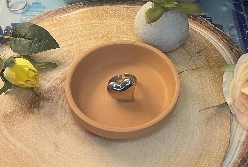 ✨ UShine.gr: Ατσάλινο statement δαχτυλίδι καρδιά με γυαλιστερό φινίρισμα No 1352