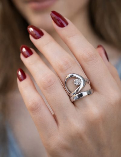 ✨ UShine.gr: Ατσάλινο statement δαχτυλίδι swirl με κεντρικό κρύσταλλο (ασημί)) No 1355