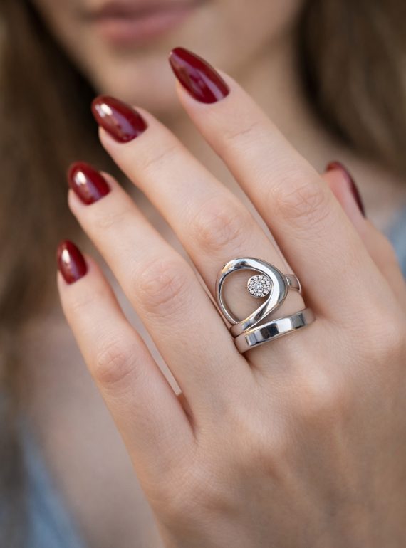 ✨ UShine.gr: Ατσάλινο statement δαχτυλίδι swirl με κεντρικό κρύσταλλο (ασημί)) No 1355