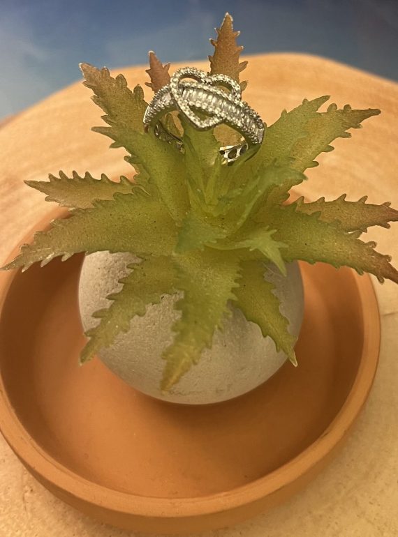 ✨ UShine.gr: Ατσάλινο statement δαχτυλίδι Infinity με baguette κρυστάλλους No 1357