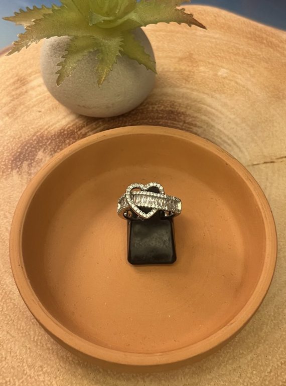 ✨ UShine.gr: Ατσάλινο statement δαχτυλίδι Infinity με baguette κρυστάλλους No 1357