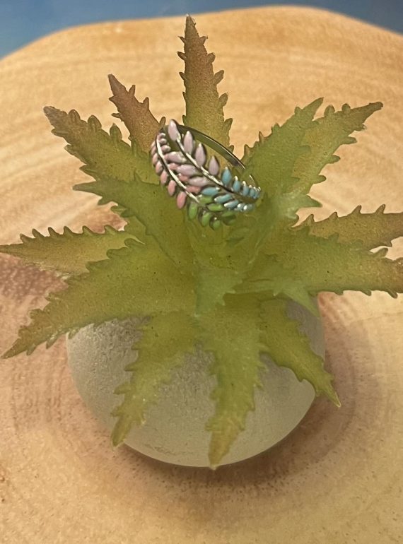 ✨ UShine.gr: Ατσάλινο statement δαχτυλίδι Leaf με πολύχρωμα φύλλα (ασημί) No 1358