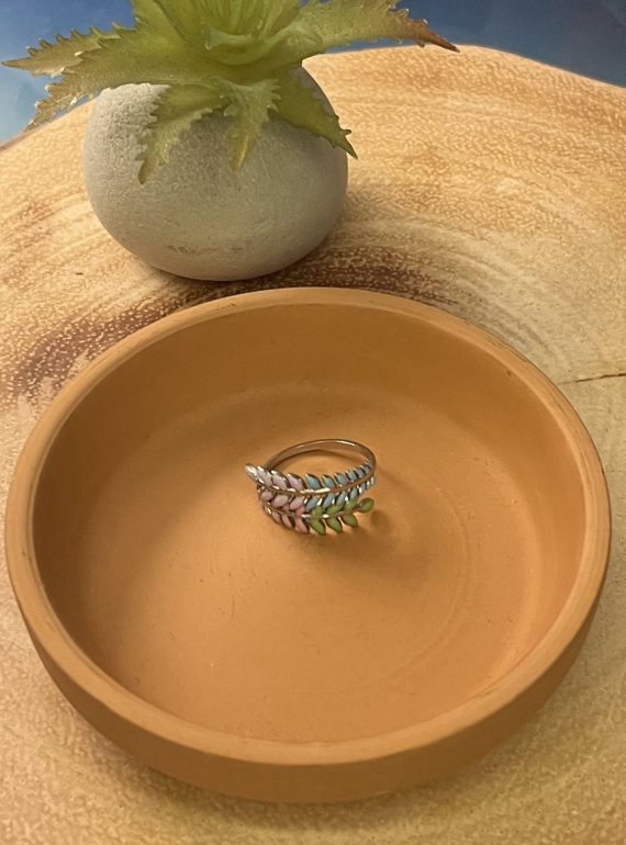 ✨ UShine.gr: Ατσάλινο statement δαχτυλίδι Leaf με πολύχρωμα φύλλα (ασημί) No 1358