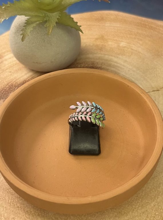 ✨ UShine.gr: Ατσάλινο statement δαχτυλίδι Leaf με πολύχρωμα φύλλα (ασημί) No 1358