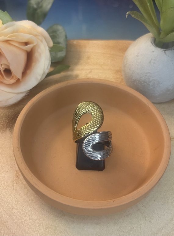 ✨ UShine.gr: Ατσάλινο statement δαχτυλίδι Infinity με ανάγλυφη υφή (δίχρωμο) No 1359