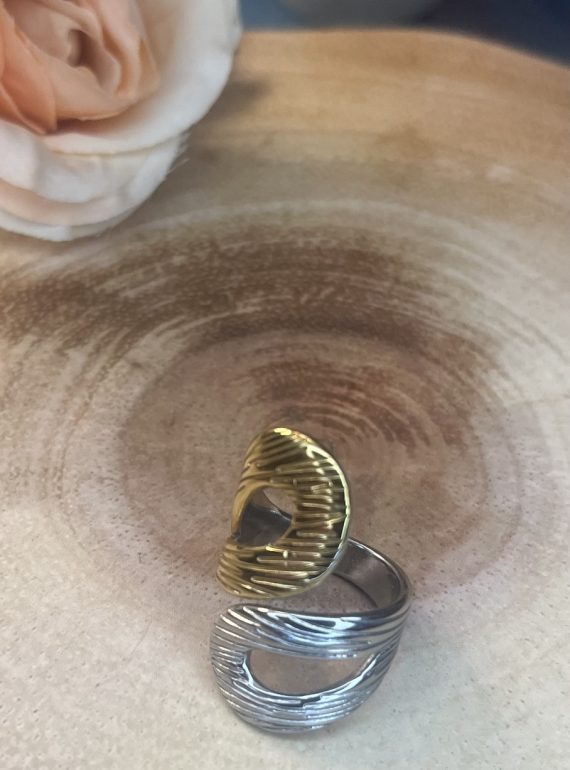 ✨ UShine.gr: Ατσάλινο statement δαχτυλίδι Infinity με ανάγλυφη υφή (δίχρωμο) No 1359