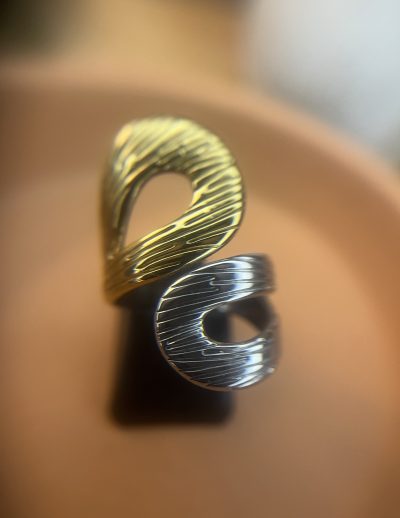 ✨ UShine.gr: Ατσάλινο statement δαχτυλίδι Infinity με ανάγλυφη υφή (δίχρωμο) No 1359