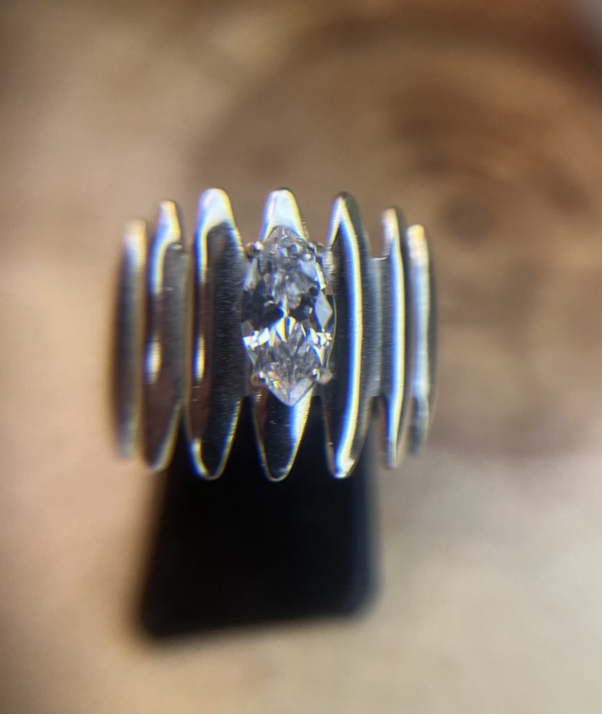 ✨ UShine.gr: Χειροποίητο Ατσάλινο statement δαχτυλίδι wide band με marquise κρύσταλλο (ασημί) No 7037