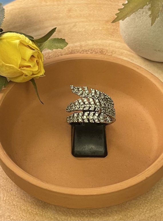 ✨ UShine.gr: Ατσάλινο statement δαχτυλίδι φύλλο με κρυστάλλινες λεπτομέρειες (ασημί) No 1370