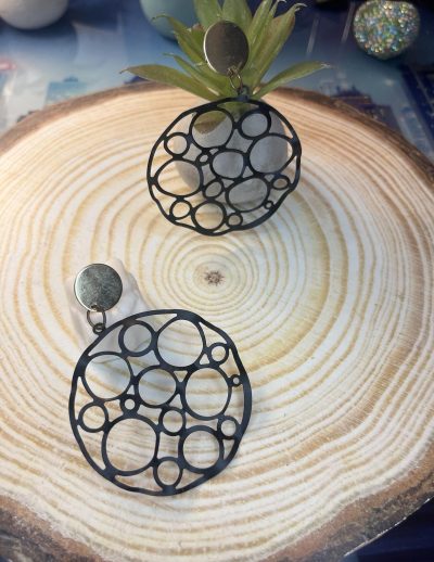 ✨ UShine.gr: Ατσάλινα σκουλαρίκια κύκλος με γεωμετρικό σχέδιο (μαύρο & χρυσό) No 1374