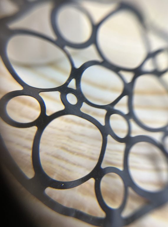 ✨ UShine.gr: Ατσάλινα σκουλαρίκια κύκλος με γεωμετρικό σχέδιο (μαύρο & χρυσό) No 1374