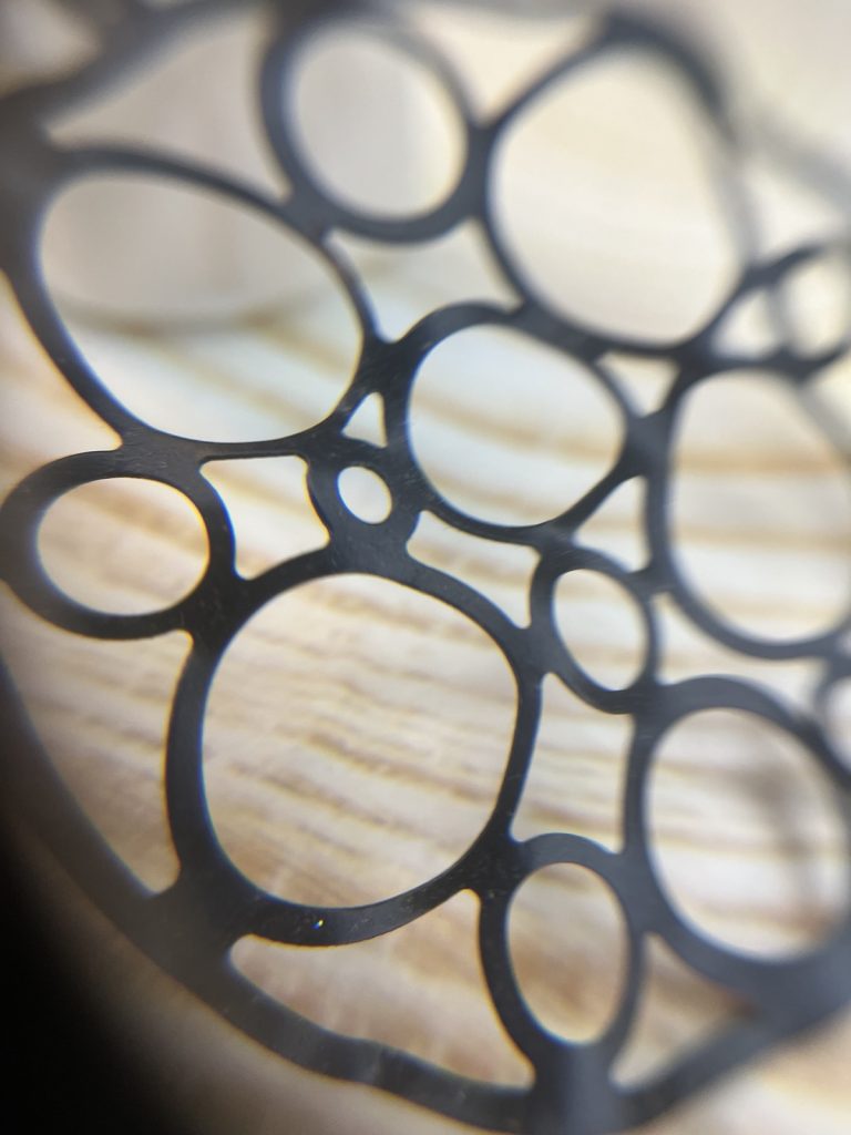 ✨ UShine.gr: Ατσάλινα σκουλαρίκια κύκλος με γεωμετρικό σχέδιο (μαύρο & χρυσό) No 1374