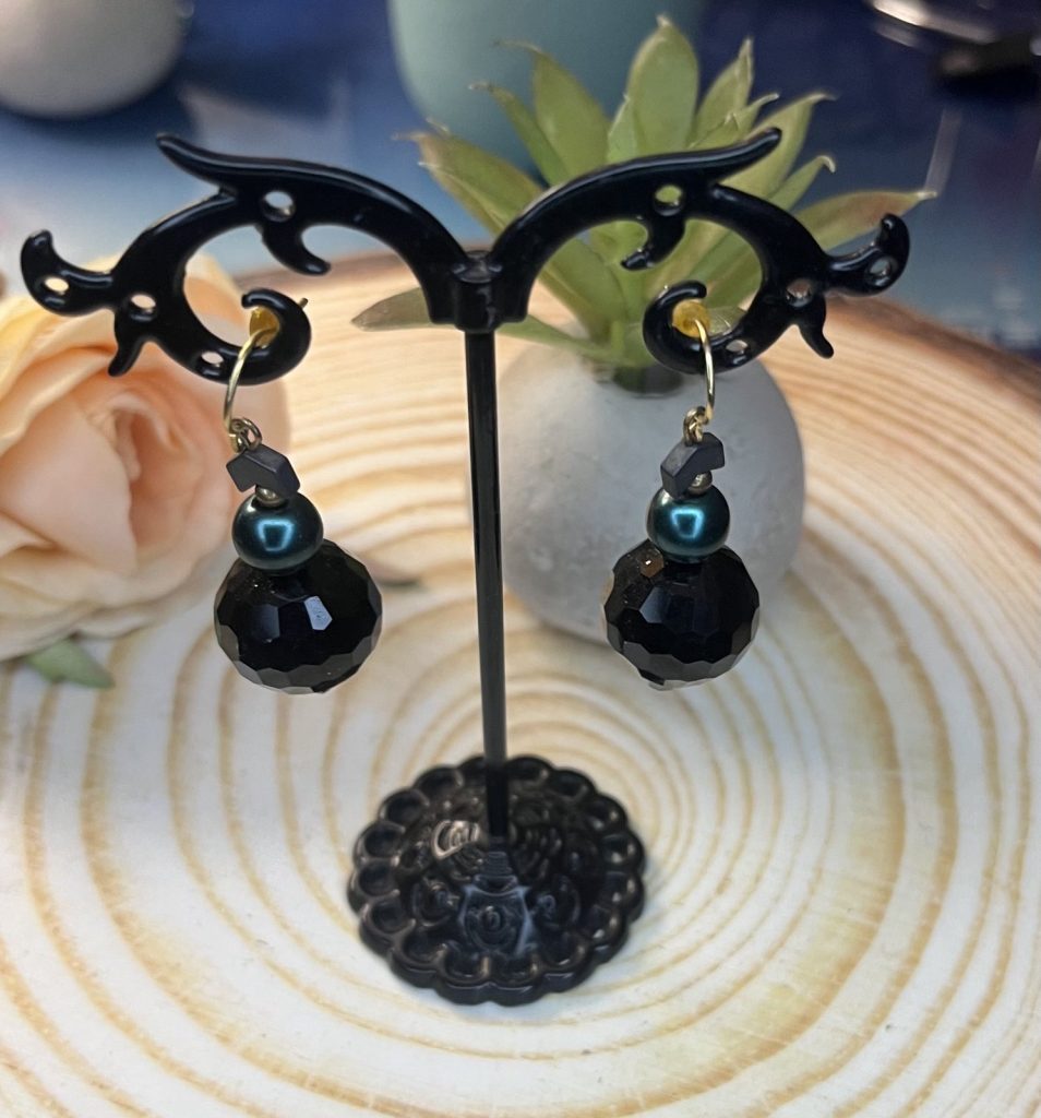 ✨ UShine.gr: Ατσάλινα σκουλαρίκια με μαύρες χάντρες & μεταλλικές λεπτομέρειες No 1375