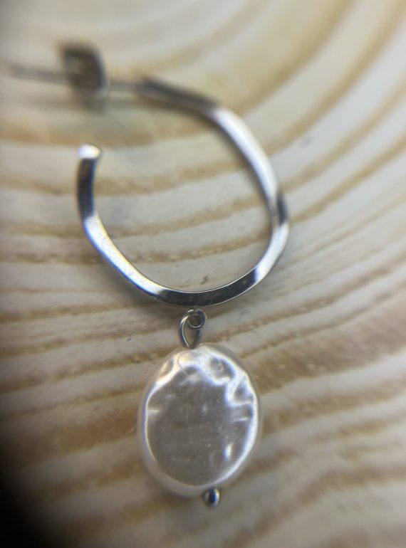 ✨ UShine.gr: Ατσάλινα σκουλαρίκια κρίκοι με φυσική πέρλα (ασημί) No 1379