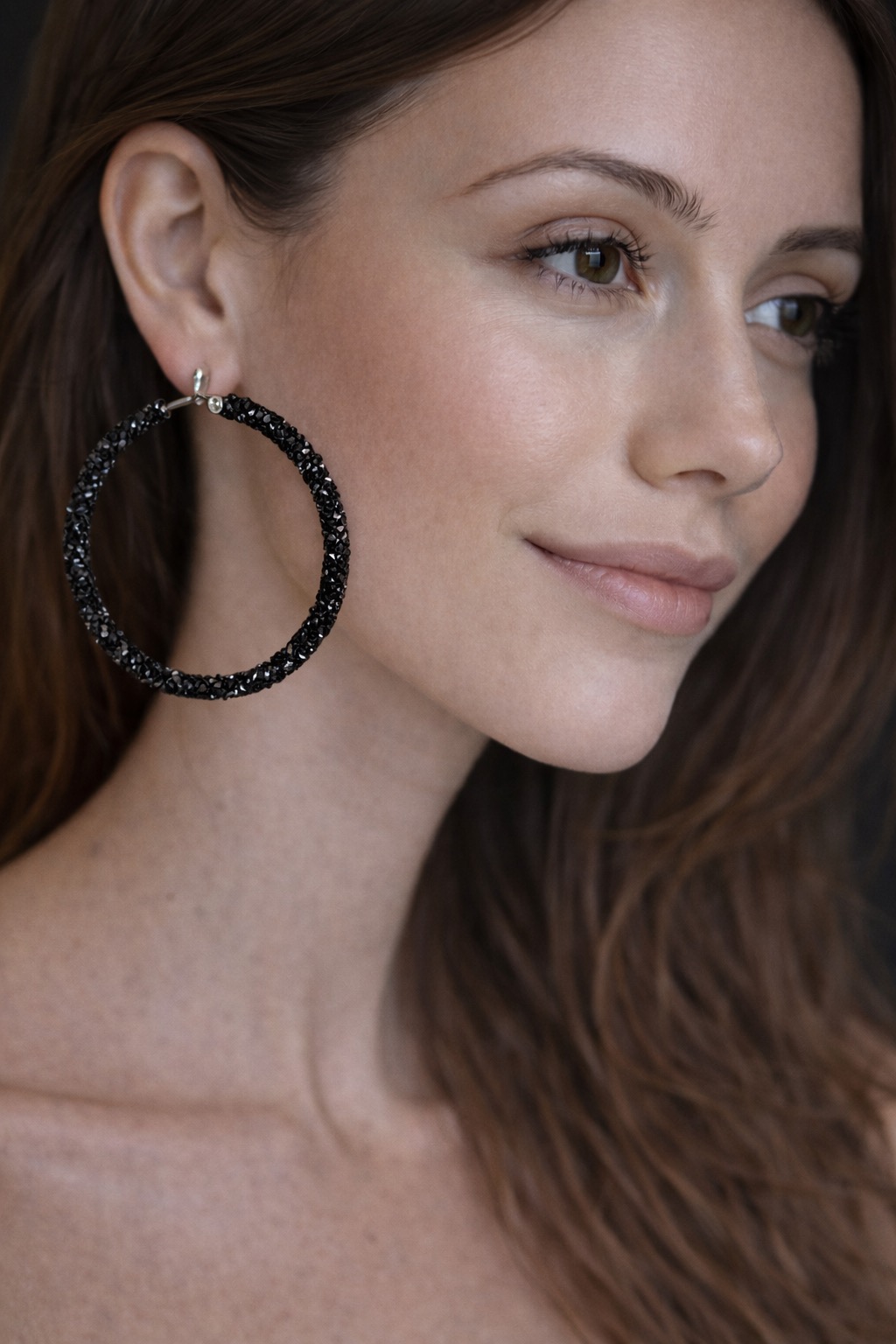 ✨ UShine.gr: Statement σκουλαρίκια κρίκοι με μαύρες κρυστάλλινες λεπτομέρειες No 1383