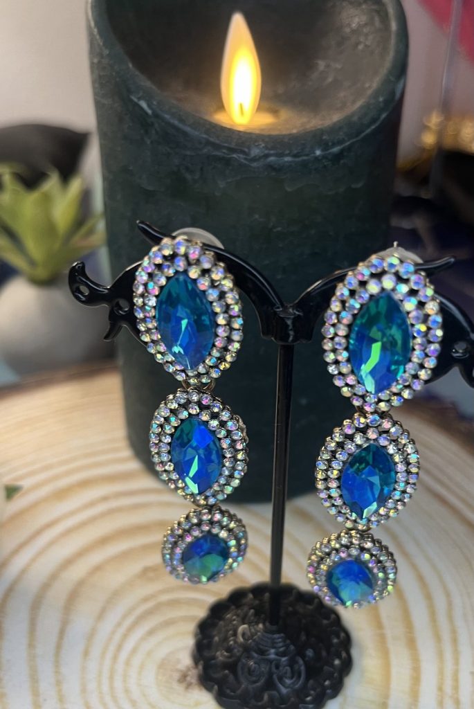 ✨ UShine.gr: Χειροποίητα statement σκουλαρίκια με μπλε κρυστάλλους & λαμπερές λεπτομέρειες No 1387
