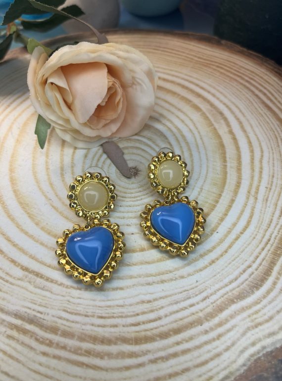 ✨ UShine.gr: Χειροποίητα statement σκουλαρίκια καρδιά με διπλή πέτρα (μπλε & ivory) No 1388