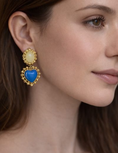 ✨ UShine.gr: Χειροποίητα statement σκουλαρίκια καρδιά με διπλή πέτρα (μπλε & ivory) No 1388