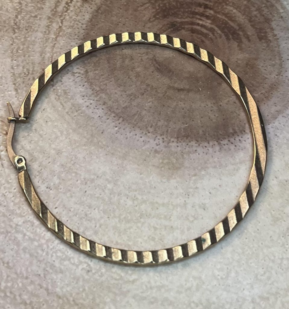 ✨ UShine.gr: Ατσάλινα σκουλαρίκια κρίκοι με ανάγλυφη υφή No 1389